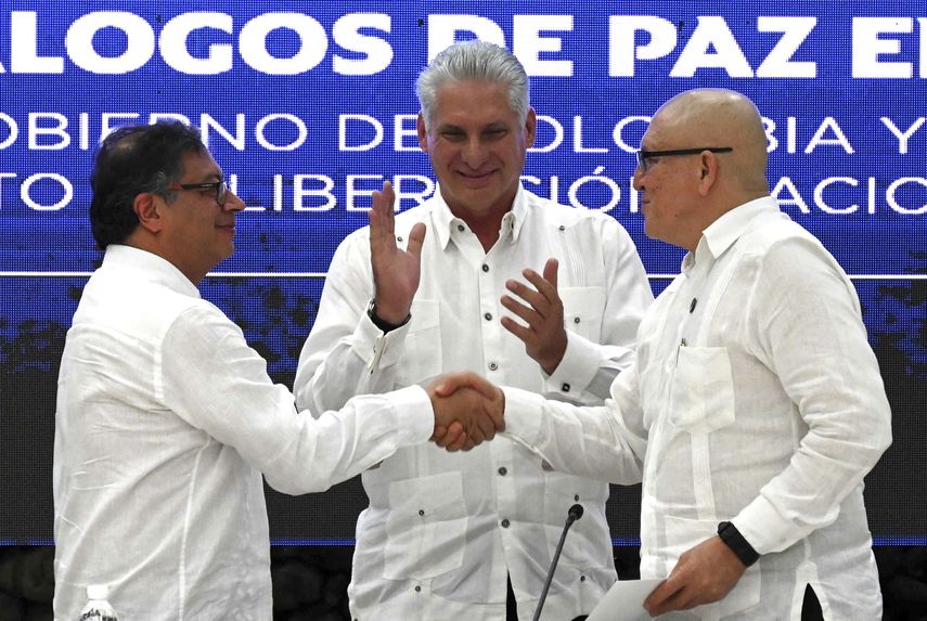 ELN y gobierno de Colombia firman cese al fuego por 6 meses&nbsp;