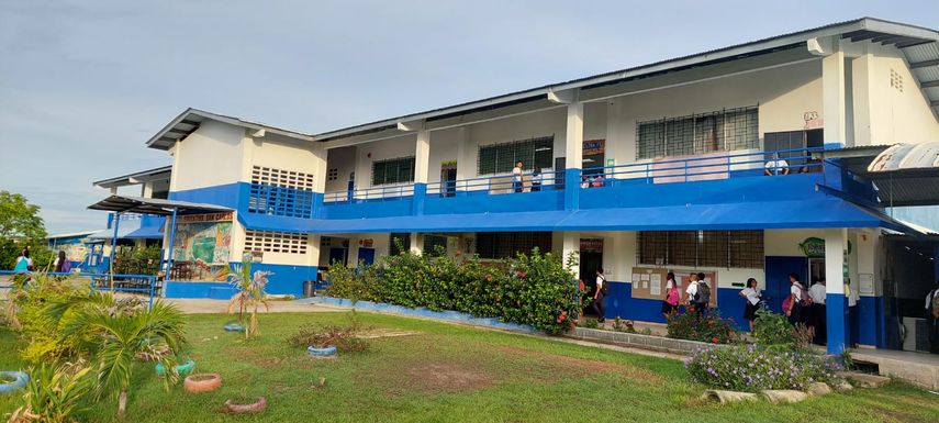 Según Meduca, otra de las regiones educativas que mantienen en sus cuentas sin hacer uso a la fecha en la entidad bancaria son la comarca Ngäbe Buglé, Panamá Oeste, Chiriquí, Coclé, Veraguas, San Miguelito y Bocas del Toro. Según Meduca, otra de las regiones educativas que mantienen en sus cuentas sin hacer uso a la fecha en la entidad bancaria son la comarca Ngäbe Buglé, Panamá Oeste, Chiriquí, Coclé, Veraguas, San Miguelito y Bocas del Toro. 