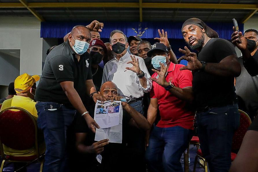 Presidente nito Cortizo llegó pasada las 4:00 de la tarde a la provincia de colón