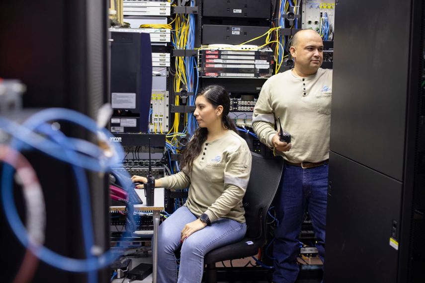 La innovación hacia un sistema de radio troncalizado se logró mediante la actualización del Master Site de ETESA a la versión más reciente ASTRO 25 2022.1. La innovación hacia un sistema de radio troncalizado se logró mediante la actualización del Master Site de ETESA a la versión más reciente ASTRO 25 2022.1.