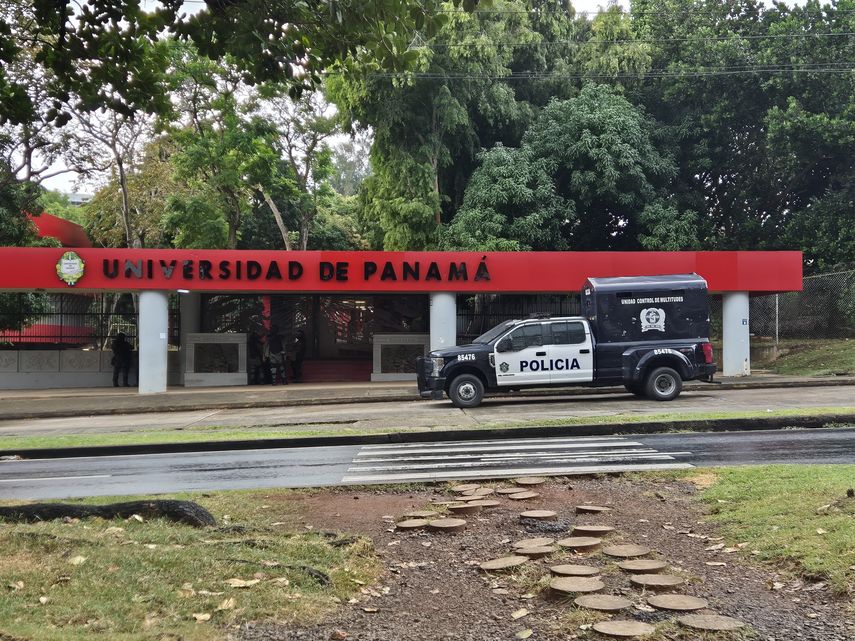 A través de un comunicado oficial, el Consejo Académico de la Universidad de Panamá anunció el retorno a clases presenciales a partir del lunes 19 de mayo de 2025, en varios de sus campus principales. A través de un comunicado oficial, el Consejo Académico de la Universidad de Panamá anunció el retorno a clases presenciales a partir del lunes 19 de mayo de 2025, en varios de sus campus principales.