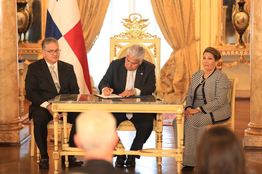 Mulino: "Es hora de limpiar el sistema electoral y darle independencia a la Procuraduría". Mulino: "Es hora de limpiar el sistema electoral y darle independencia a la Procuraduría".