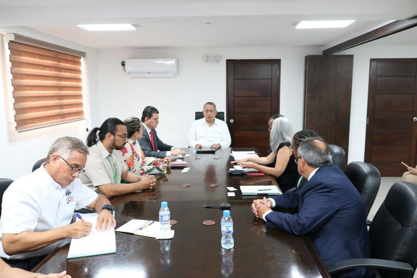 El gobierno de EEUU es un socio estratégico de Panamá y se han mantenido en colaboración permanente en diversos temas. El gobierno de EEUU es un socio estratégico de Panamá y se han mantenido en colaboración permanente en diversos temas.