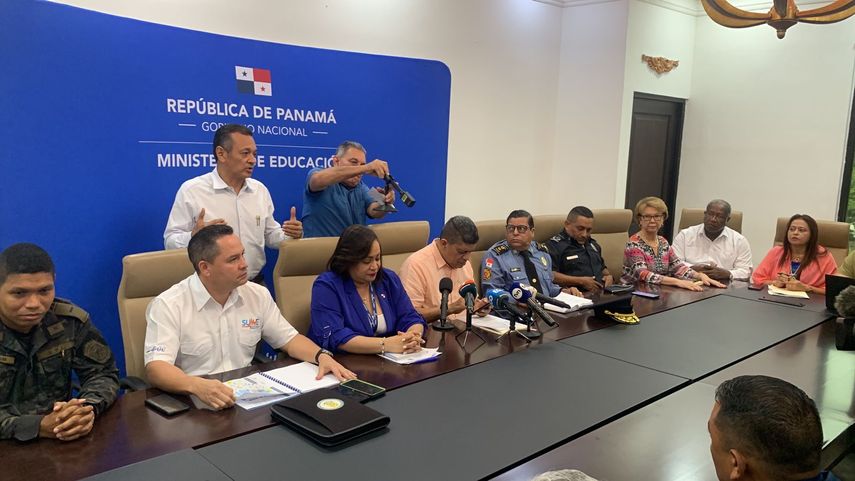 Meduca aún sin decidir futuro de los Desfiles Patrios