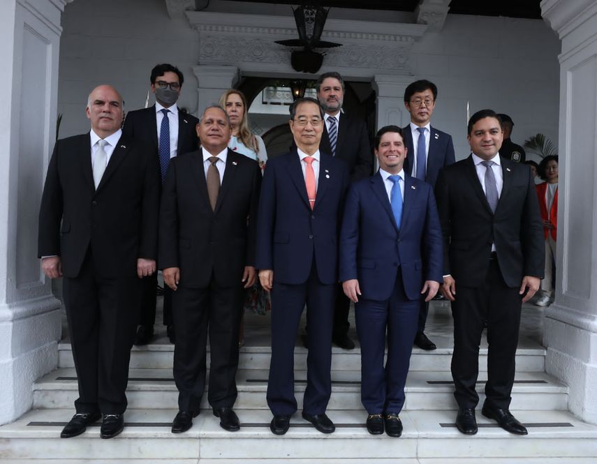 El presidente Nito Cortizo y gran parte de su gabinete recibieron al alto funcionario coreano. El presidente Nito Cortizo y gran parte de su gabinete recibieron al alto funcionario coreano.