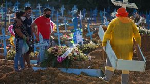 Suben las muertes por covid-19 en las Américas