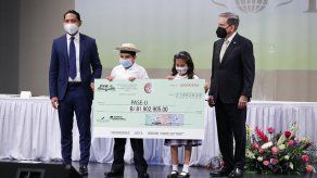 Gobierno paga becas del Pase-U