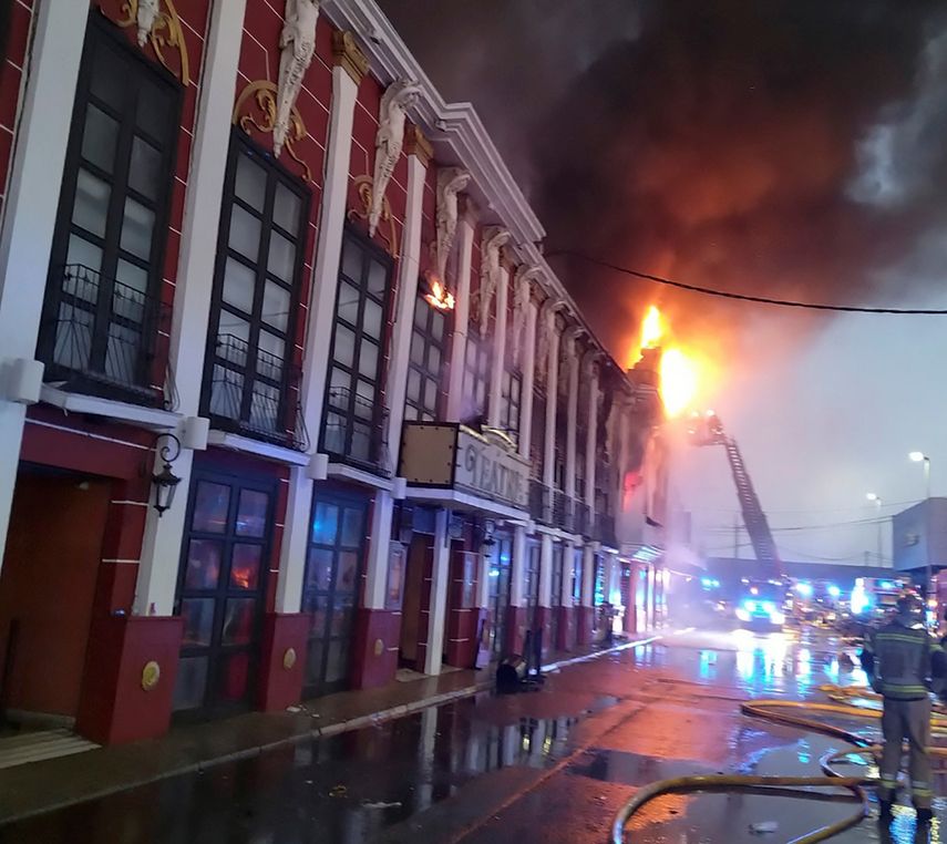 Investigan el incendio que dejó 13 muertos en una discoteca en España. Investigan el incendio que dejó 13 muertos en una discoteca en España.