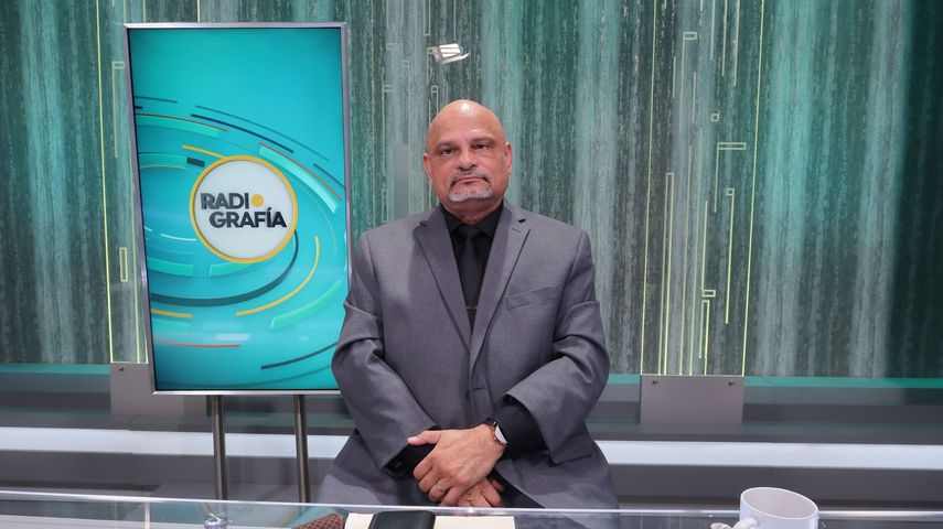 Contralor Gerardo Solís se está echando fresco