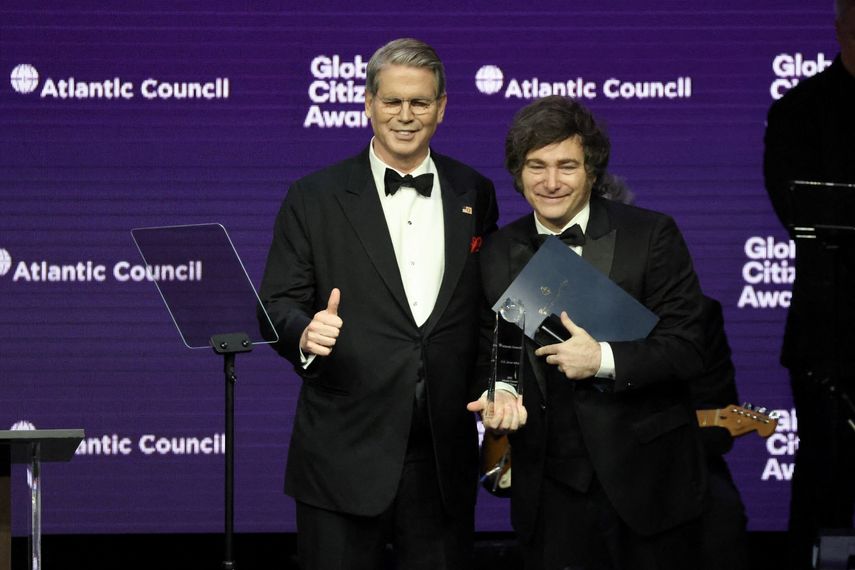 El secretario del Tesoro de los Estados Unidos, Scott Bessent, junto al presidente de Argentina, Javier Milei. AFP El secretario del Tesoro de los Estados Unidos, Scott Bessent, junto al presidente de Argentina, Javier Milei. AFP
