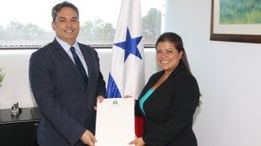 Alfredo Castillero toma posesión como defensor del pueblo