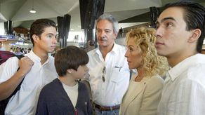 El presidente del diario El Periódico de Guatemala, Rubén Zamora (C).