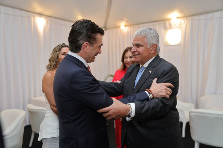 Comienza en Panamá foro económico que reúne a presidentes de ocho países de Latinoamérica