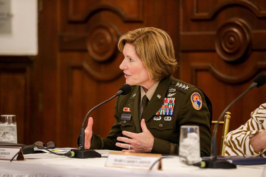 Jefa del Comando Sur de EEUU: Solución en Venezuela es democrática, no militar