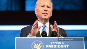 Biden desvela su paquete de estímulo de USD 1