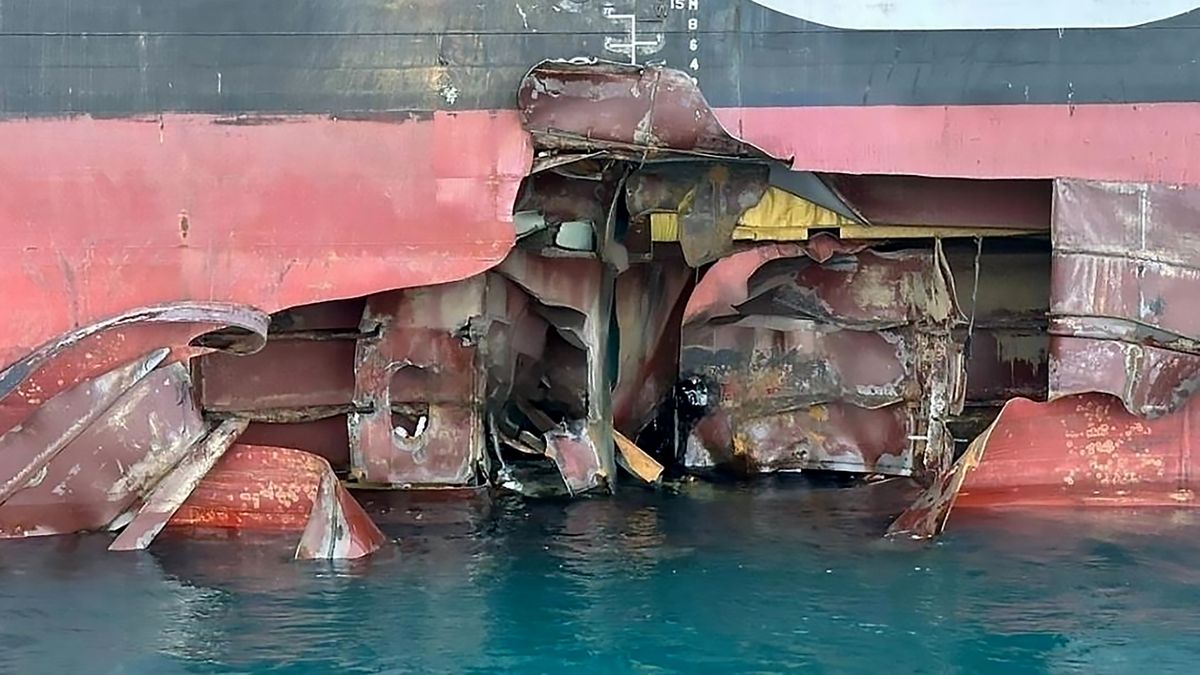 El Gobierno de Panamá culpó este martes a Irán de un ataque con proyectiles contra un buque portacontenedores de bandera panameña, ocurrido la víspera en el golfo Pérsico tras finalizar operaciones en un puerto iraquí, y que no causó heridos entre la tripulación. El Gobierno de Panamá culpó este martes a Irán de un ataque con proyectiles contra un buque portacontenedores de bandera panameña, ocurrido la víspera en el golfo Pérsico tras finalizar operaciones en un puerto iraquí, y que no causó heridos entre la tripulación.