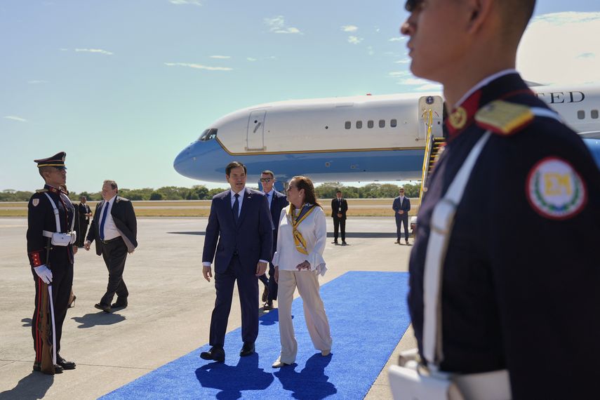 Secretario Marco Rubio, llega a El Salvador para reunirse con Bukele