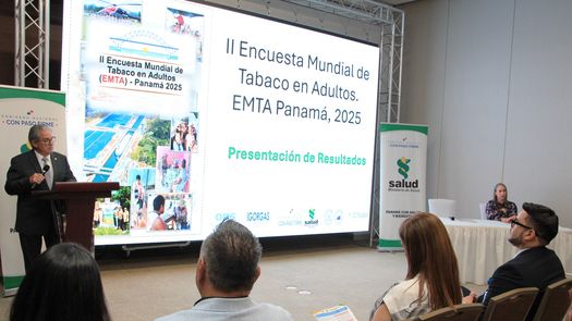El uso de cigarrillos electrónicos se triplicó en Panamá entre 2019 y 2025, especialmente entre los jóvenes, mientras que el consumo de productos de tabaco se redujo de 6,4 % a 5 % en los últimos doce años, según reveló una encuesta mundial presentada este jueves por el Ministerio de Salud (Minsa). El uso de cigarrillos electrónicos se triplicó en Panamá entre 2019 y 2025, especialmente entre los jóvenes, mientras que el consumo de productos de tabaco se redujo de 6,4 % a 5 % en los últimos doce años, según reveló una encuesta mundial presentada este jueves por el Ministerio de Salud (Minsa).