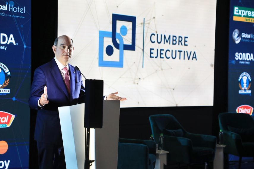 El ministro de Economía y Finanzas