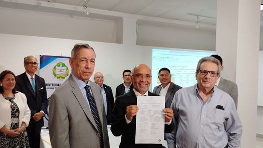 El Organismo Electoral Universitario (OEU) proclamó oficialmente al Dr. José Emilio Moreno como rector electo de la Universidad de Panamá para el período 2026-2031, luego de concluir el escrutinio de las 200 mesas de votación correspondientes a las elecciones realizadas el pasado 1 de julio. El Organismo Electoral Universitario (OEU) proclamó oficialmente al Dr. José Emilio Moreno como rector electo de la Universidad de Panamá para el período 2026-2031, luego de concluir el escrutinio de las 200 mesas de votación correspondientes a las elecciones realizadas el pasado 1 de julio.