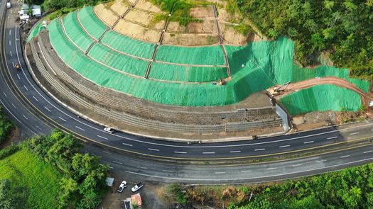 El secretario general del MOP, Ricardo Icaza, subrayó que la reapertura del punto crítico cumple con el compromiso institucional de atender con eficiencia las emergencias de infraestructura vial.