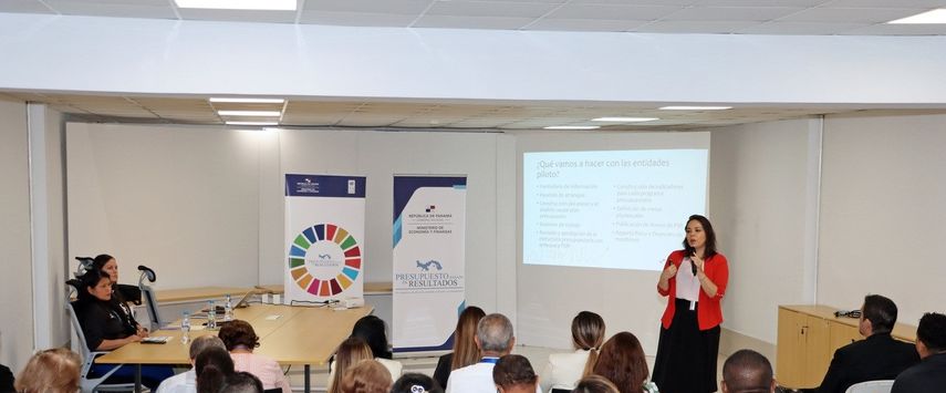 Para dar continuidad al proceso de modernización de la gestión presupuestaria en Panamá, inició la tercera fase de implementación del enfoque de Presupuesto basado en Resultados (PbR), informó el MEF. Para dar continuidad al proceso de modernización de la gestión presupuestaria en Panamá, inició la tercera fase de implementación del enfoque de Presupuesto basado en Resultados (PbR), informó el MEF.