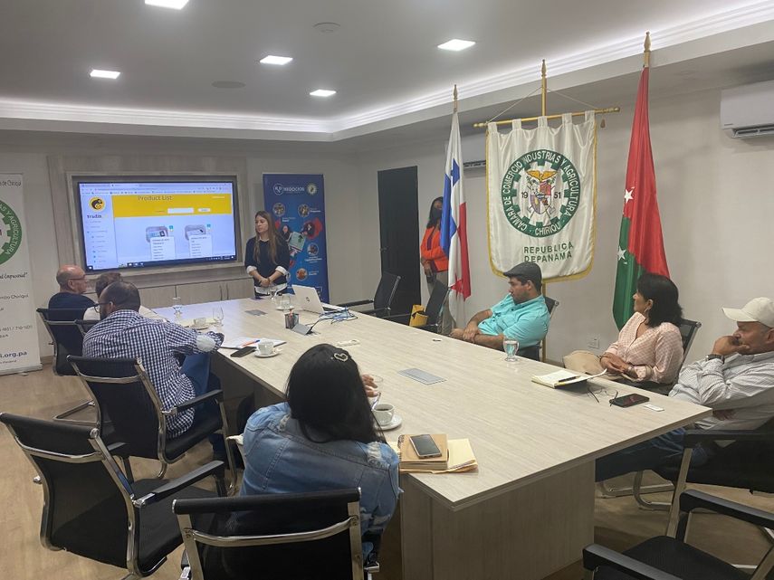 A la presentación de la plataforma asistieron empresarios