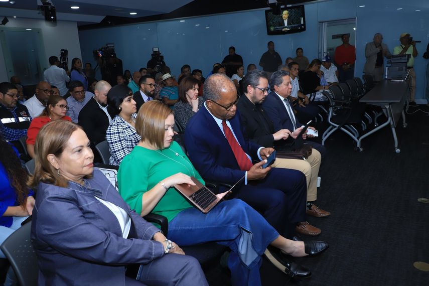 Los diputados de la Comisión de Salud, escucharon las opiniones de diferentes sectores. Los diputados de la Comisión de Salud, escucharon las opiniones de diferentes sectores.