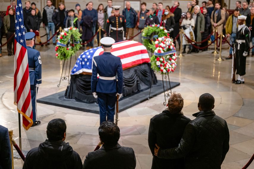 Féretro de Jimmy Carter llega al Capitolio para un homenaje previo al funeral