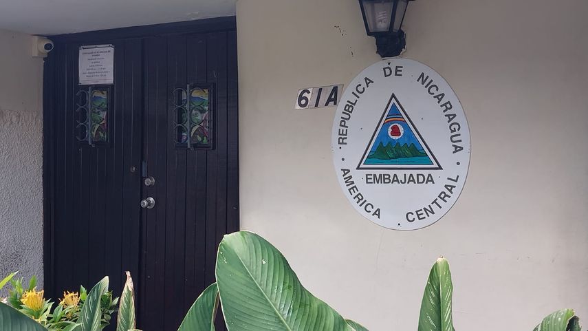 La Cancillería de Panamá remitió al Ministerio de Relaciones Exteriores de Nicaragua una nota para presentar un “formal y enérgico llamado de atención” por las acciones del expresidente panameño Ricardo Martinelli desde la embajada nicaragüense. La Cancillería de Panamá remitió al Ministerio de Relaciones Exteriores de Nicaragua una nota para presentar un “formal y enérgico llamado de atención” por las acciones del expresidente panameño Ricardo Martinelli desde la embajada nicaragüense.