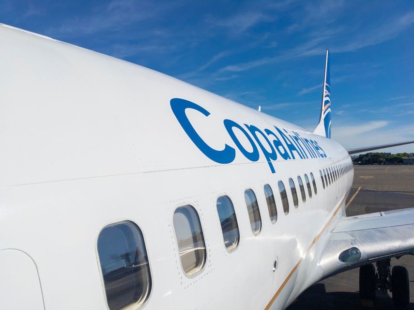 Copa Airlines y la Federación Panameña de Fútbol (Fepafut) lanzaron este miércoles el concurso 'El avión de la Sele', una iniciativa que invita a los panameños a diseñar la imagen de la aeronave que acompañará a la roja centroamericana rumbo al Mundial de Fútbol 2026. Copa Airlines y la Federación Panameña de Fútbol (Fepafut) lanzaron este miércoles el concurso 'El avión de la Sele', una iniciativa que invita a los panameños a diseñar la imagen de la aeronave que acompañará a la roja centroamericana rumbo al Mundial de Fútbol 2026.