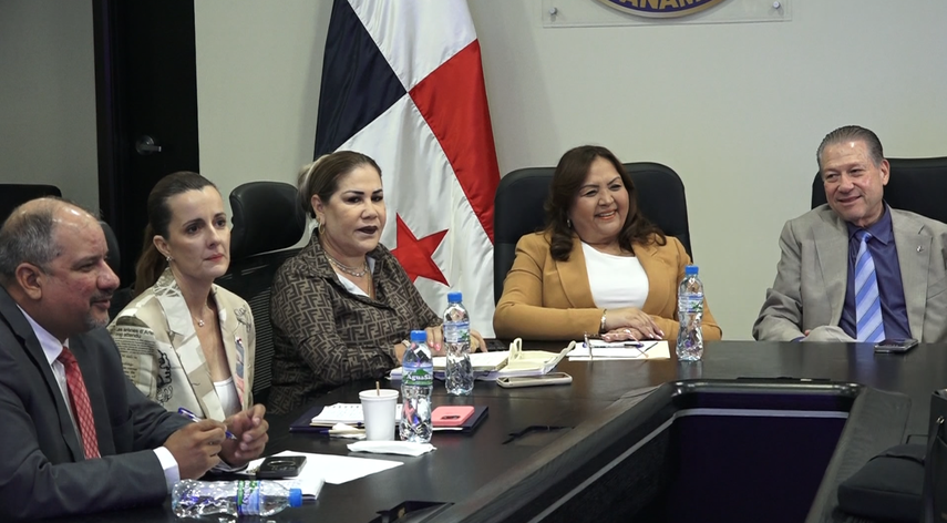 Asamblea Nacional recibe a dirigentes sindicales en medio de debate de reformas a la CSS