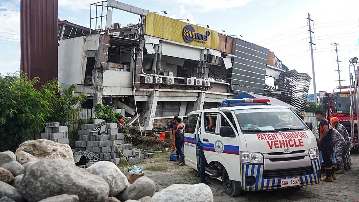 Al menos 15 muertos en Filipinas tras potente terremoto Al menos 15 muertos en Filipinas tras potente terremoto