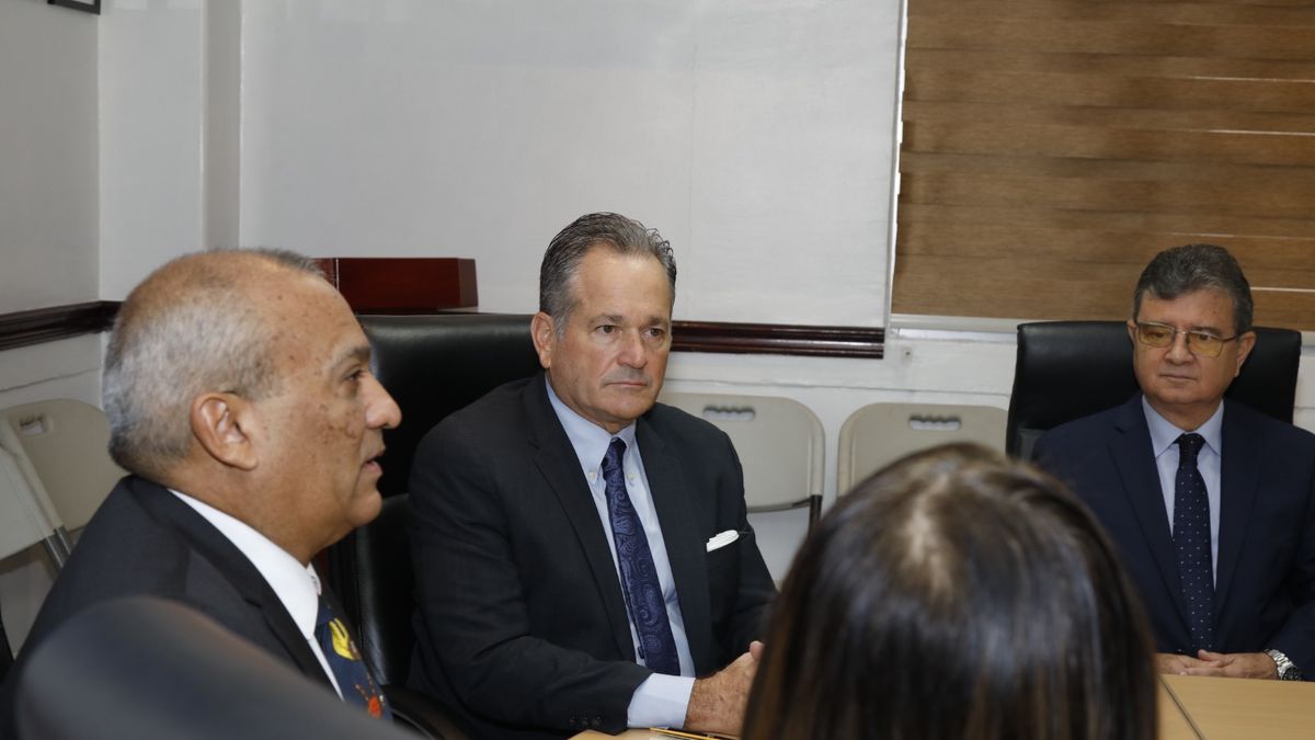 Juan Carlos Navarro Temas ambientales son complejos y diversos