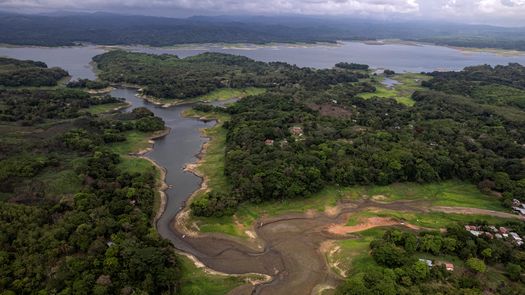 Corte declara inconstitucional ley que alteró límites de la cuenca del Canal