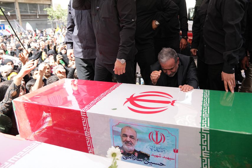 Al menos 935 personas murieron en Irán durante los 12 días de guerra con Israel, reportó este lunes la agencia estatal, casi una semana después del alto el fuego que comenzó el 24 de junio. Al menos 935 personas murieron en Irán durante los 12 días de guerra con Israel, reportó este lunes la agencia estatal, casi una semana después del alto el fuego que comenzó el 24 de junio. 