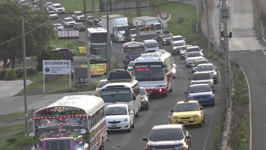 La alerta verde decretada por el MINSA se debe a la alta movilización de personas que se acostumbra a dar hacia varios puntos del país por la Semana Santa. La alerta verde decretada por el MINSA se debe a la alta movilización de personas que se acostumbra a dar hacia varios puntos del país por la Semana Santa.