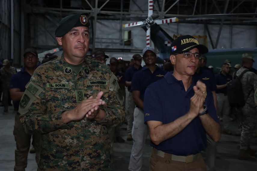 El comisionado Larry Solís (izq.) reemplazará en el cargo a Jorge Gobea como director de Senafront. El comisionado Larry Solís (izq.) reemplazará en el cargo a Jorge Gobea como director de Senafront.