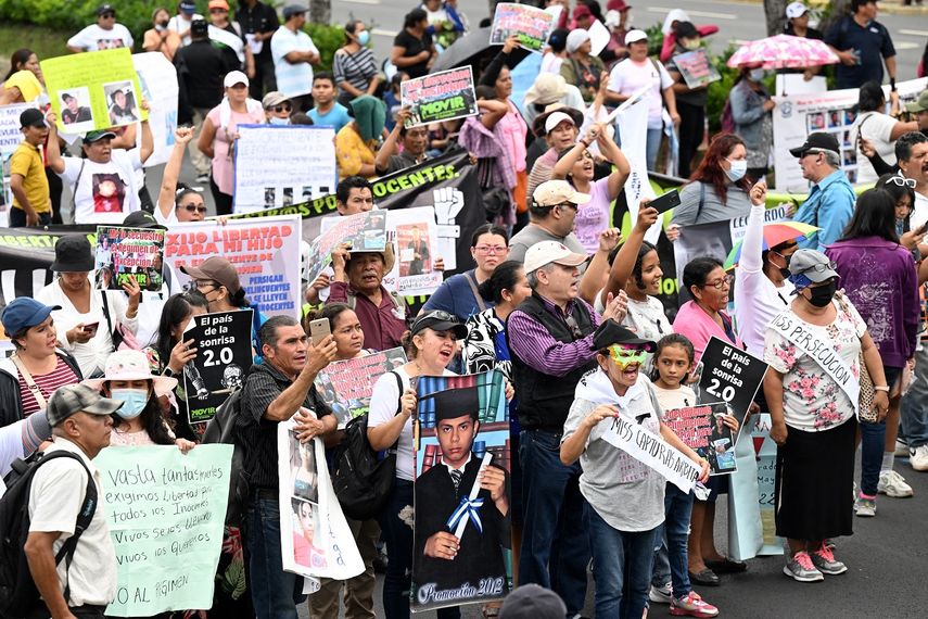 El Salvador: protestan en medio de Miss Universo