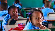 El Ministerio de Educación (Meduca) anunció que 12 regiones educativas retomarán progresivamente las clases presenciales el miércoles 21 de octubre de 2026, tras la suspensión de actividades por el terremoto del pasado 9 de octubre.