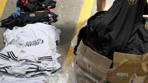 Panamá decomisa miles de camisetas de fútbol falsificadas procedentes de Perú