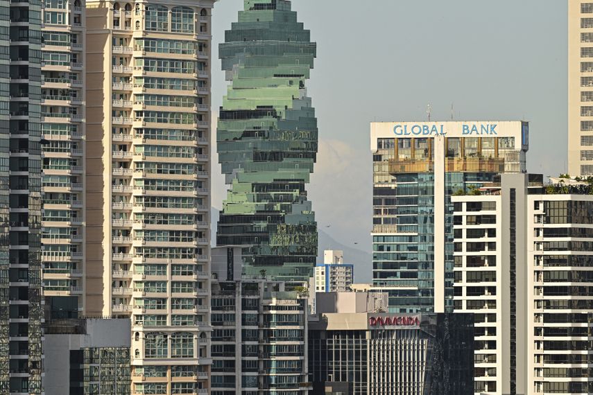 El Ministerio de Economía de Panamá informó este miércoles que se adjudicaron unos 204