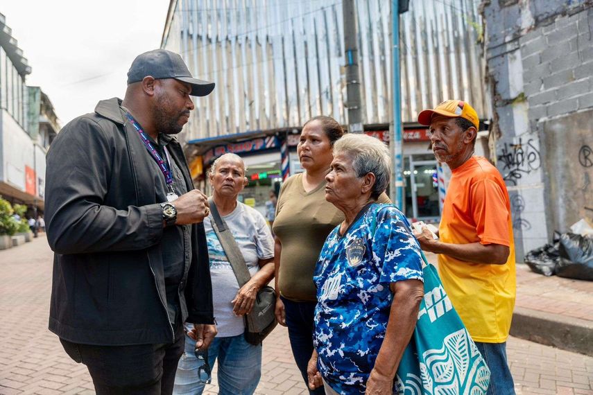 La Alcaldía de Panamá continúa con su plan de recuperación y embellecimiento de los espacios públicos en el sector de La Peatonal, ubicado en la Avenida Central. La Alcaldía de Panamá continúa con su plan de recuperación y embellecimiento de los espacios públicos en el sector de La Peatonal, ubicado en la Avenida Central. 