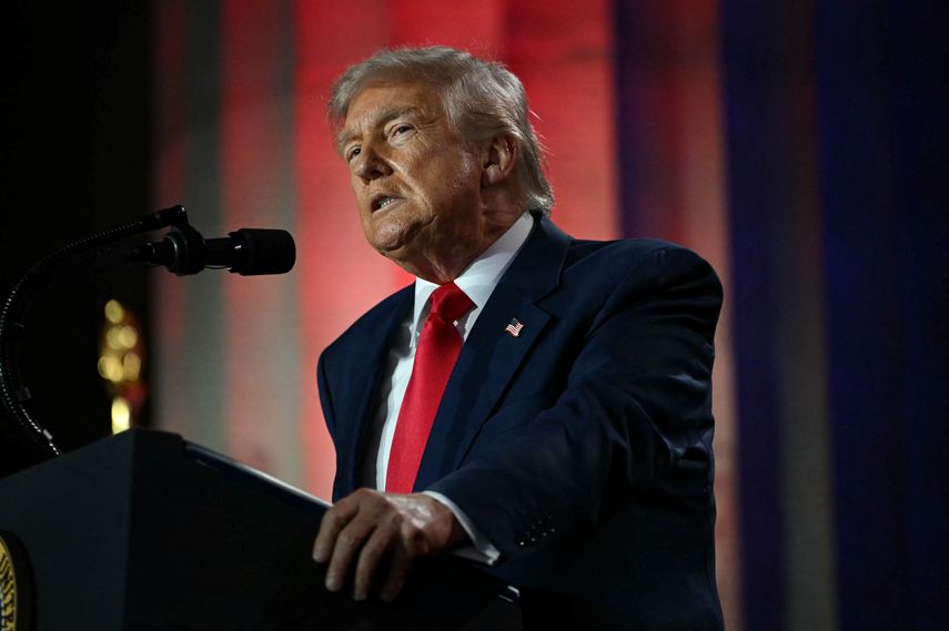 Tribunal rechaza intento de Trump de eliminar ciudadanía por nacimiento