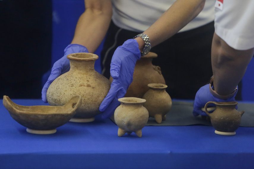 Panamá expuso este miércoles 13 piezas arqueológicas precolombinas provenientes de Canadá, marcando un momento "memorable" en el proceso de recuperación de parte del patrimonio cultural del país en el extranjero. Panamá expuso este miércoles 13 piezas arqueológicas precolombinas provenientes de Canadá, marcando un momento "memorable" en el proceso de recuperación de parte del patrimonio cultural del país en el extranjero.