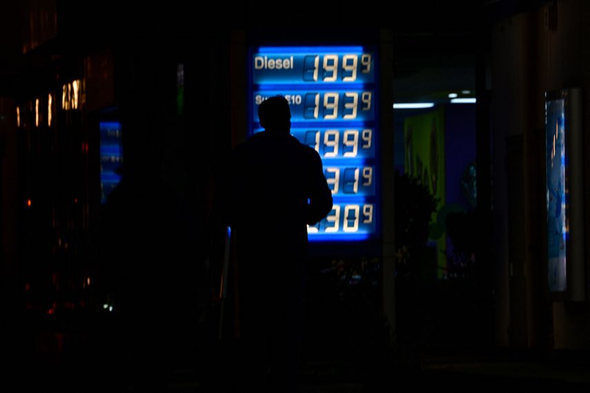 Los precios del petróleo subieron el jueves a su nivel más alto en casi dos años