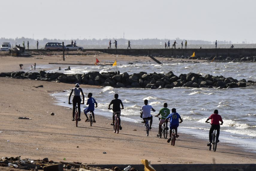 Francia decreta estado de emergencia por covid en sus islas