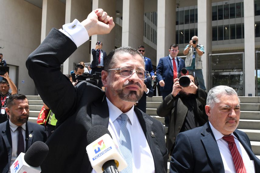 ¿Por qué el presidente de Costa Rica enfrenta una moción de desafuero?