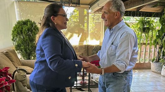 Xiomara Castro es reconocida como presidenta electa de Honduras por su mayor rival
