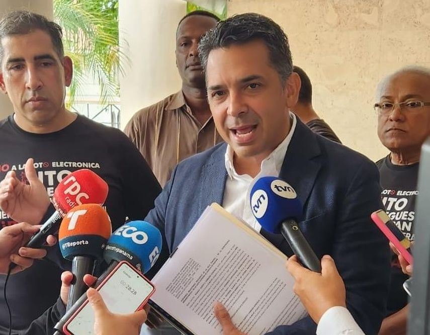 Ricardo Lombana demanda a la Lotería ante la Corte Suprema